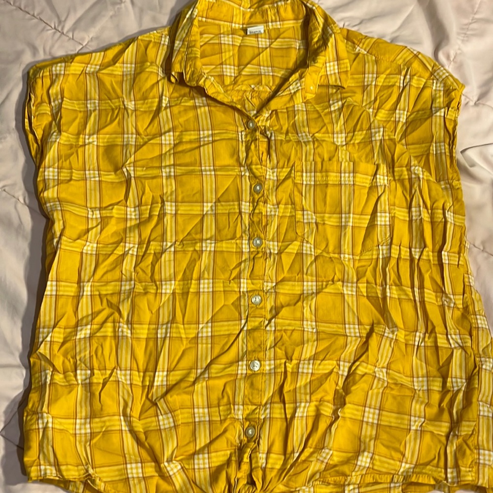 Old Navy yellow plaid sleeveless shirt